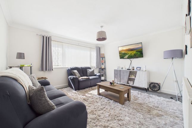 11 Alder Grove, Ebbw Vale photo 2