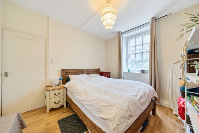 Flat for sale in Page Street, London