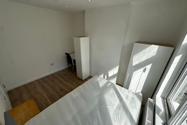 Willow Vale, London photo 4