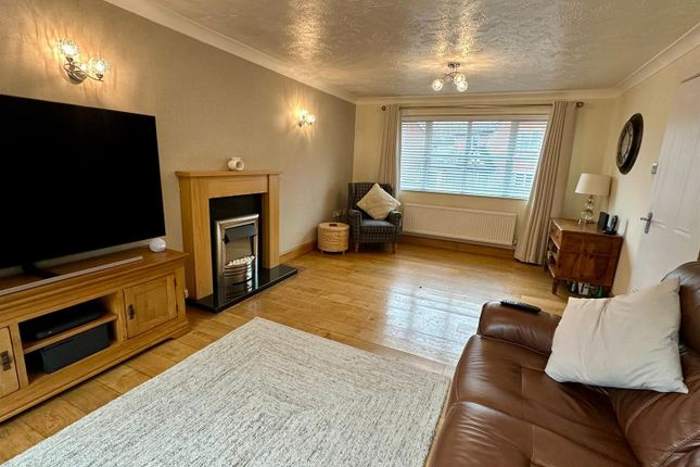 21, Frome Park, Hereford photo 3