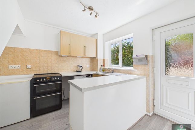 45, Lanercost Road, Crawley photo 3