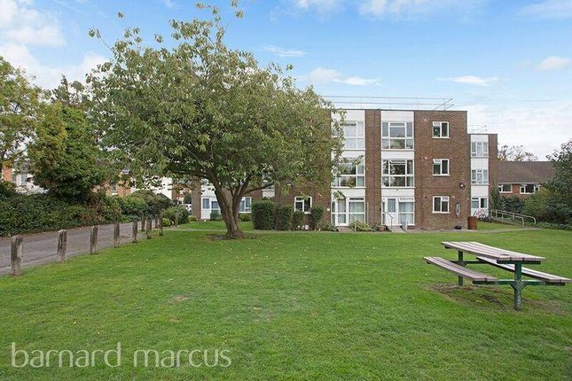 11, Pineridge, 80, Bells Hill, London photo 2