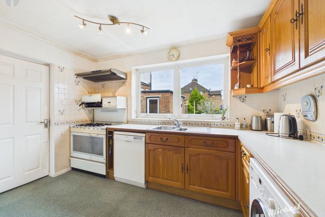 168 Tring Road, Aylesbury photo 4