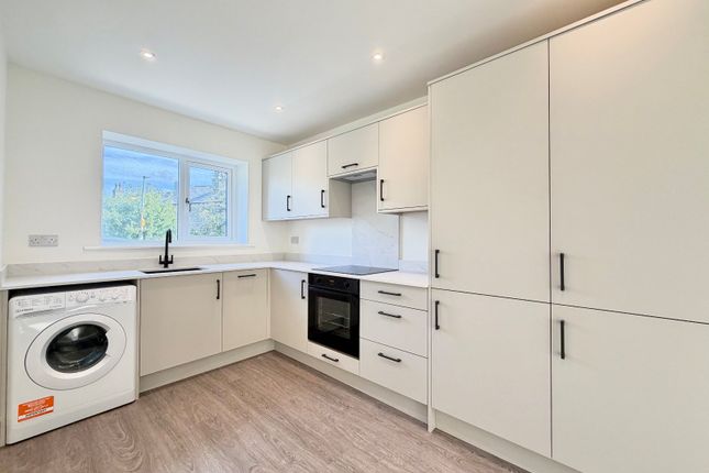 31, Abb Street, West Yorkshire photo 3