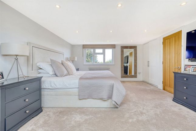 5-bed house on 28 Millbrook Gardens, Romford, £675,000