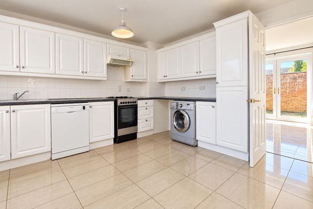 11, Carlina Place, Milton Keynes photo 2