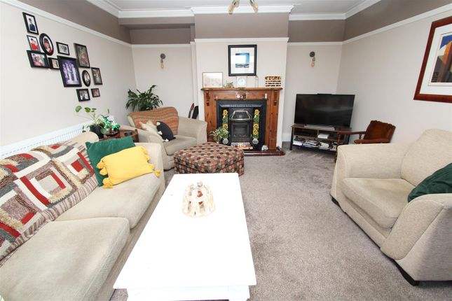 307, Moorside Road, Bradford photo 4