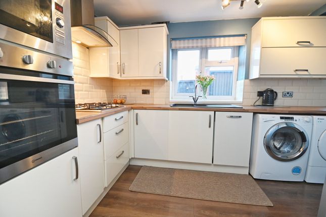 17, Cemetery Road, Barnsley photo 4