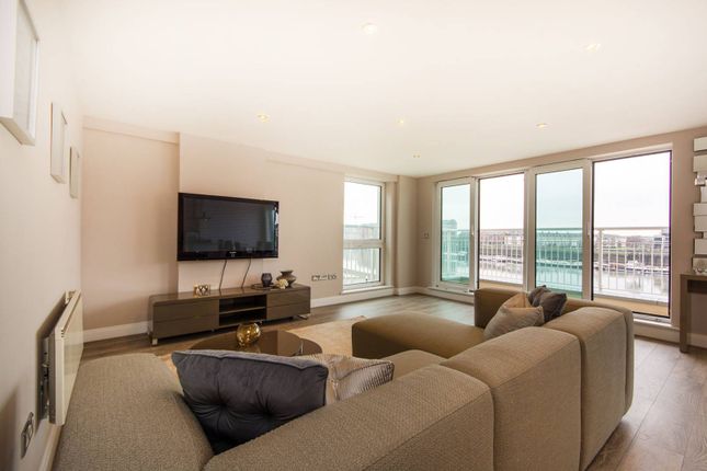 Thumbnail Flat for sale in Oyster Wharf, Lombard Road, Battersea Square, London