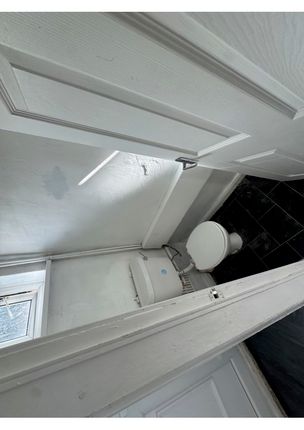 26, woodsome estate , batley  photo 4