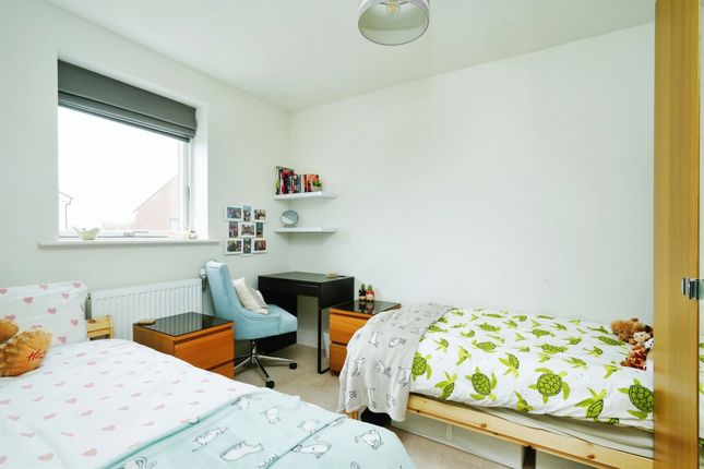 End terrace house for sale in Charlotte Avenue, Bicester