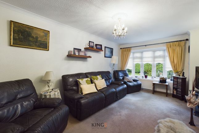 3 Winston Way, Potters Bar photo 2