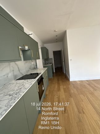 8a , North Street, Romford photo 4
