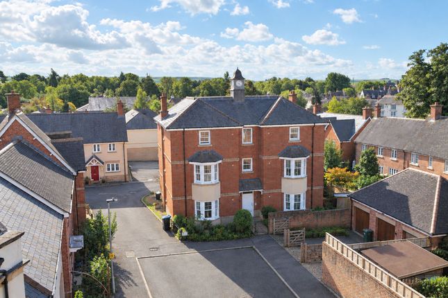 1-bed flat on 34 Whatley Drive, Pewsey, £180,000