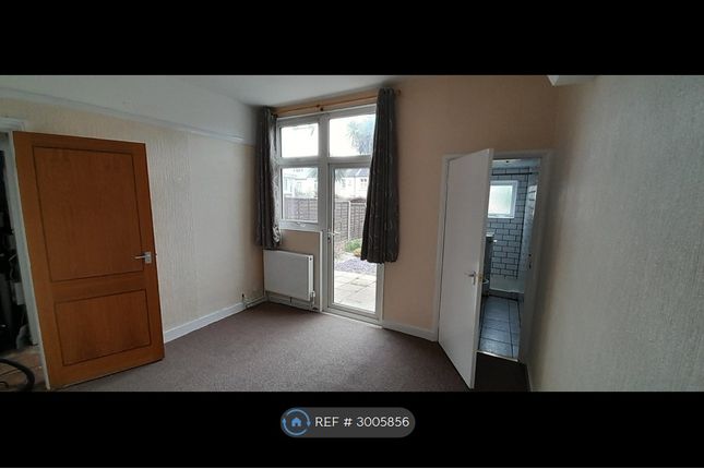 B Westminster Drive, Westcliff-On-Sea photo 4