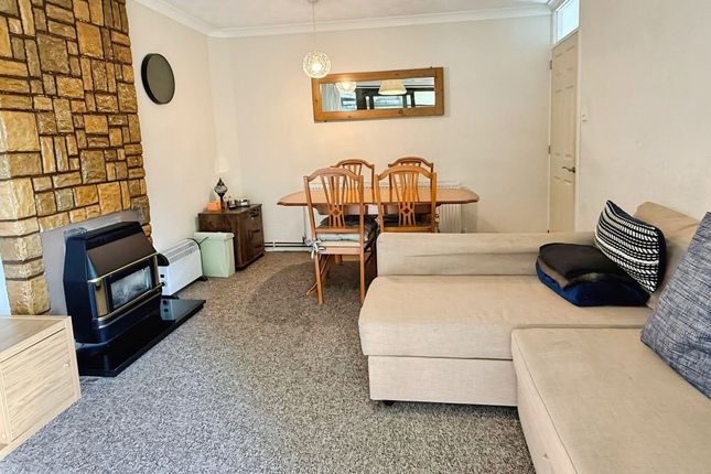 3 Avon Close, Leicester photo 2