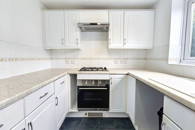 20 Howe Road, Coalville photo 2