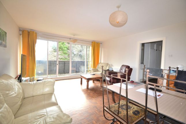 Thumbnail Flat for sale in Droitwich Close, London