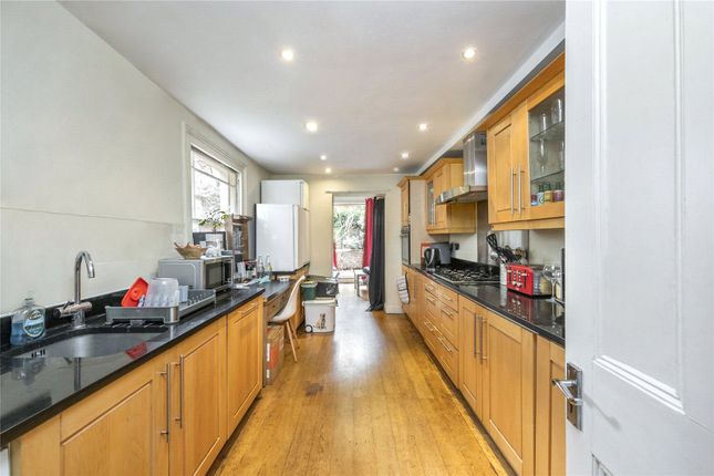 Terraced house to rent in York Way, Islington