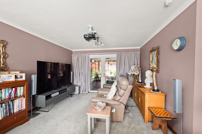 65 Lorne Crescent, Dundee photo 4