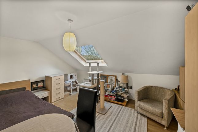 13, Flat 9, Breakspears Road, London photo 3
