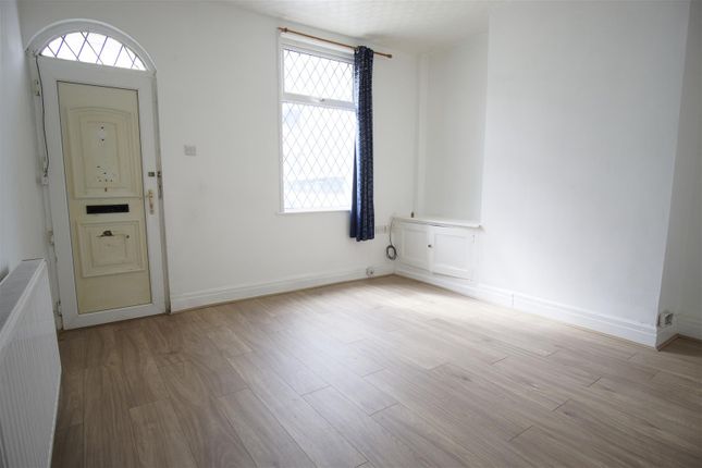 6, Caroline Street, Preston photo 2