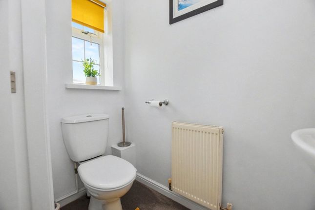 11, Ashwood Parade, Wakefield photo 5