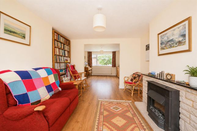 22, Ridge Lea, Hemel Hempstead photo 4