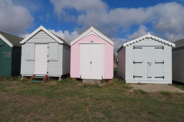beach hut 522, Victoria Esplanade, Colchester photo 2