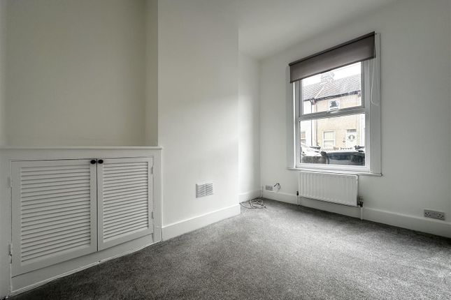 32, Five Ash Road, Gravesend photo 2