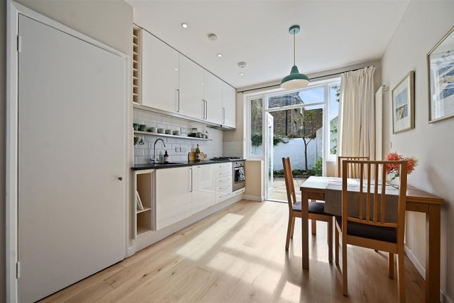 11, Wellesley Avenue, London photo 3
