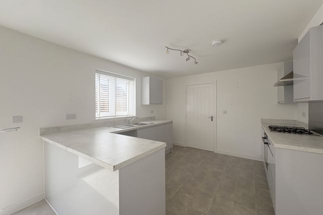7 Avellana Way, Ashchurch, Tewkesbury photo 4