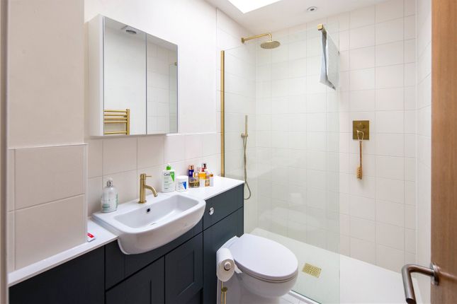 Flat for sale in College Terrace, Bow, London