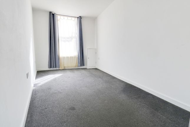 First Floor Flat, 106 High Street, Kent photo 4
