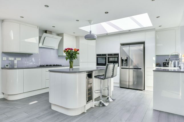 55, Moorhen Drive, Reading photo 2