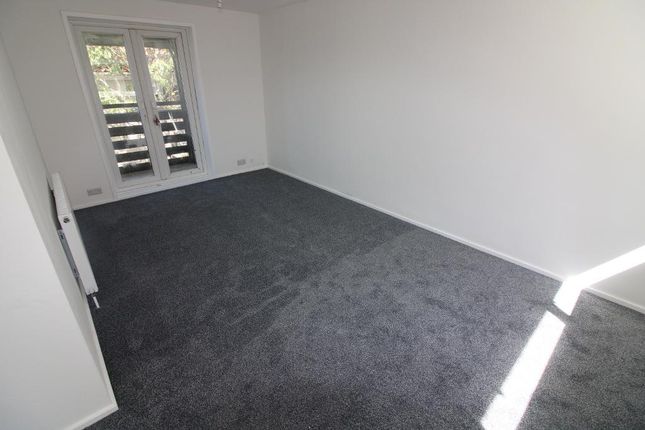18, Glovers Lane, Milton Keynes photo 2