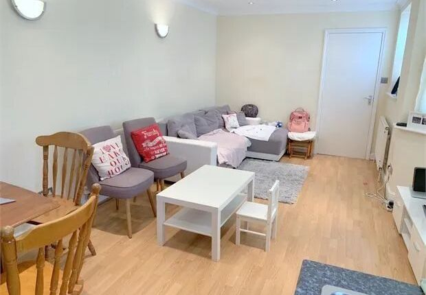 31c, Engleheart Road Catford, London photo 4