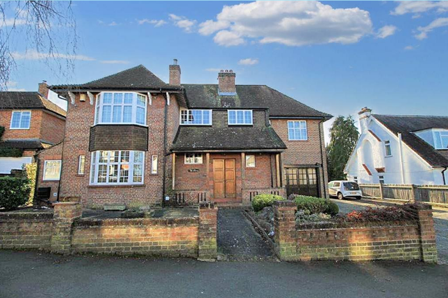 Detached house to rent in Parkside Drive, Watford