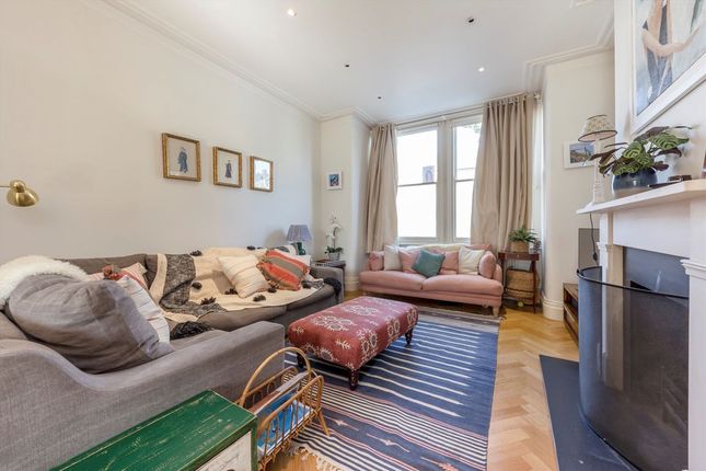 85, Antrobus Road, London photo 3