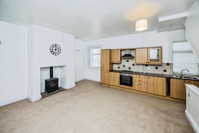 8, Deyne Road, Huddersfield photo 2