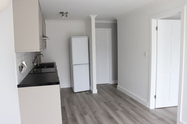 Thumbnail Maisonette to rent in Eastbrook Close, Woking