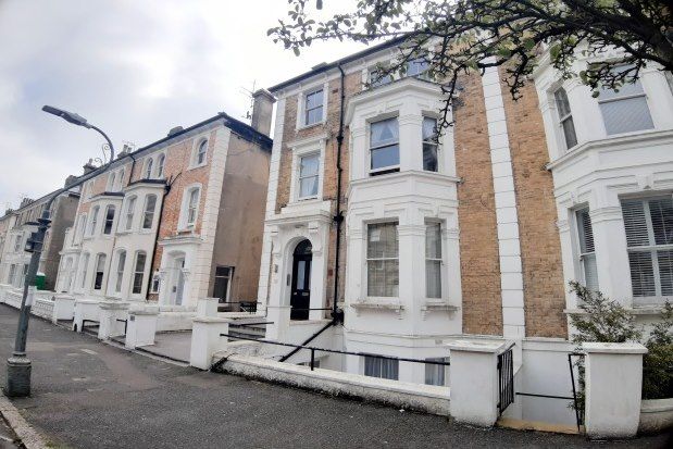 Flat to rent in 31 Selborne Road, Hove
