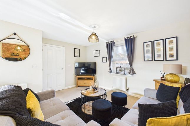 18, Mulberry Road, Gloucester photo 2