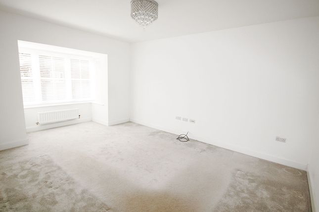 3 Lakenheath Crescent, Warrington photo 3