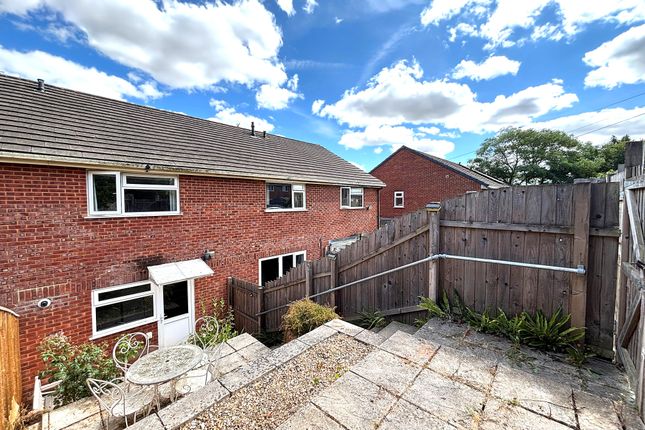 111, Exeter photo 3