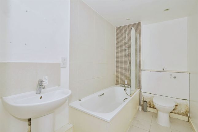 Flat 8, Comstock Court, Atlip Road, Wembley photo 3