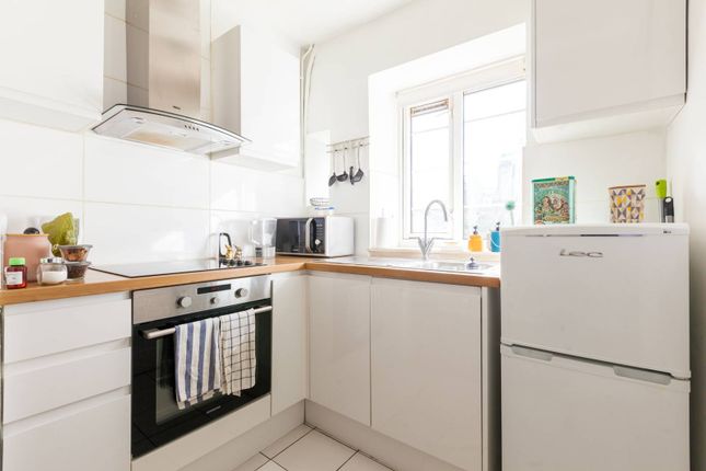 Thumbnail Flat to rent in Clapham Road, Clapham North, London