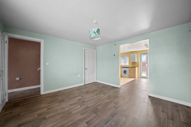 11 The Warren, Newton-Le-Willows photo 2