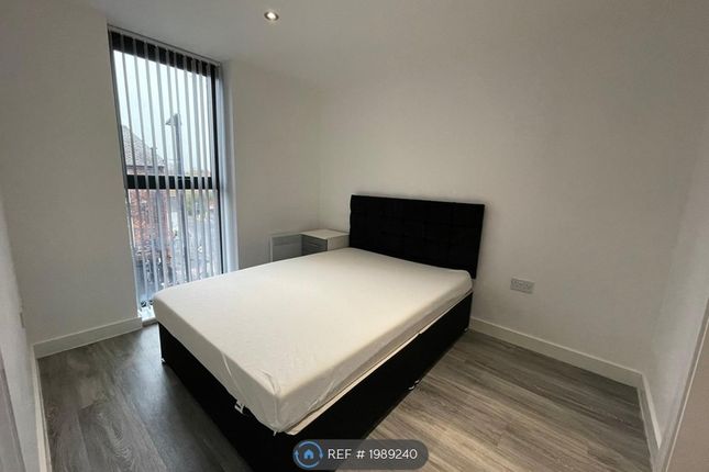 Flat to rent in Orange Grove House, Manchester