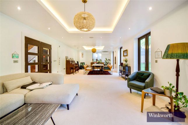 3, Duchess Crescent, Stanmore photo 3